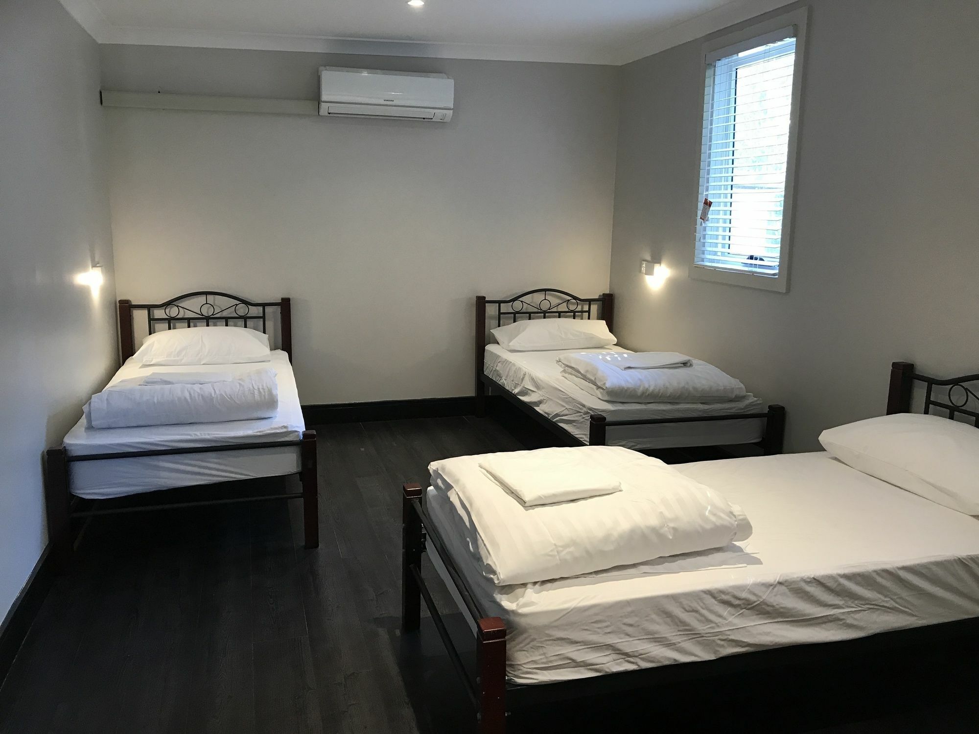 Little Drifter Bondi Hostel ซิดนีย์ ภายนอก รูปภาพ