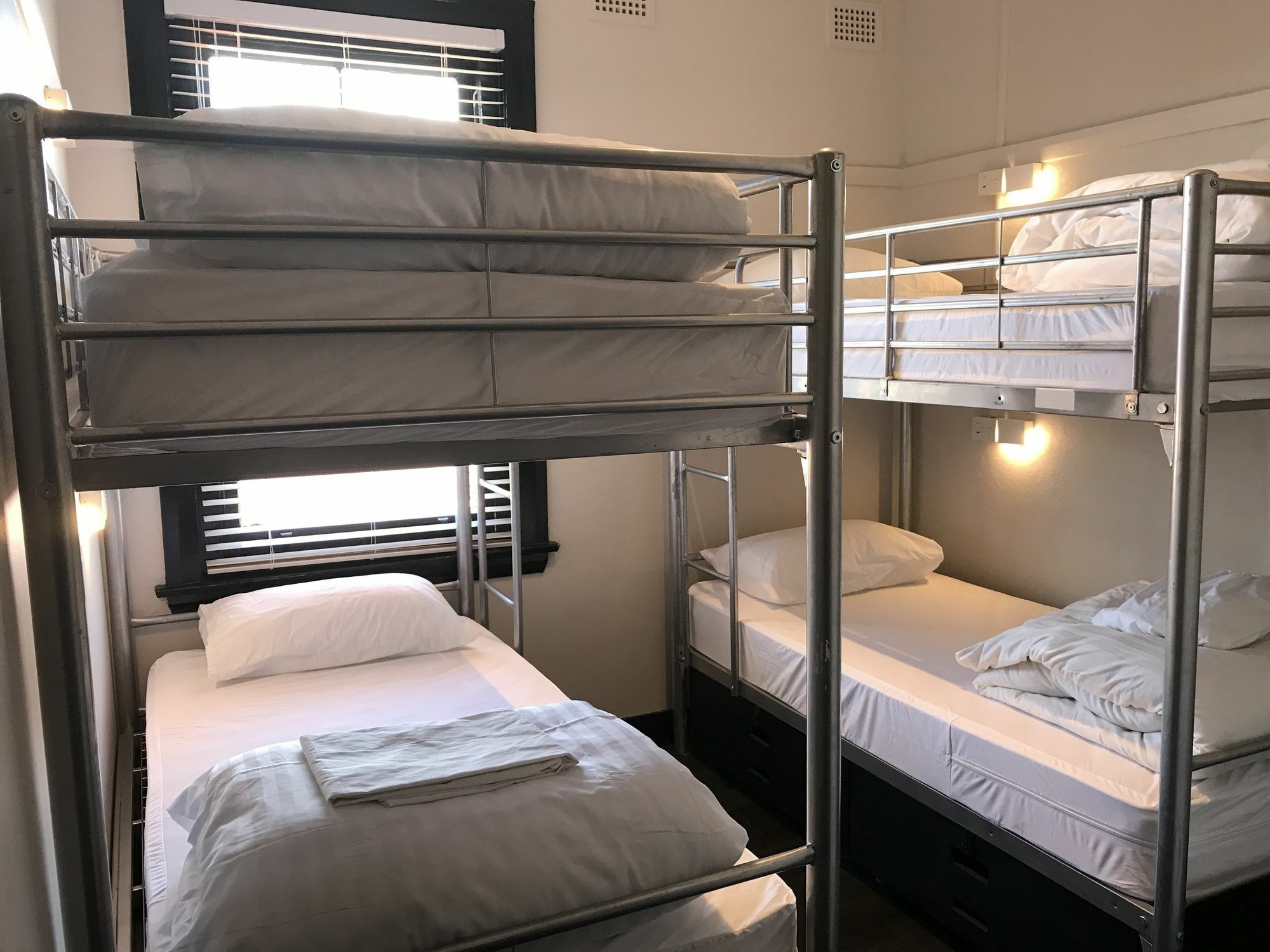 Little Drifter Bondi Hostel ซิดนีย์ ภายนอก รูปภาพ